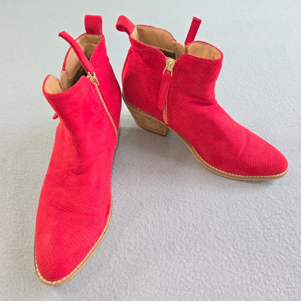 Boutique Spooktacular Ankle Boots Womens 8 Red Perforated Pointed Toe Zip Bootie